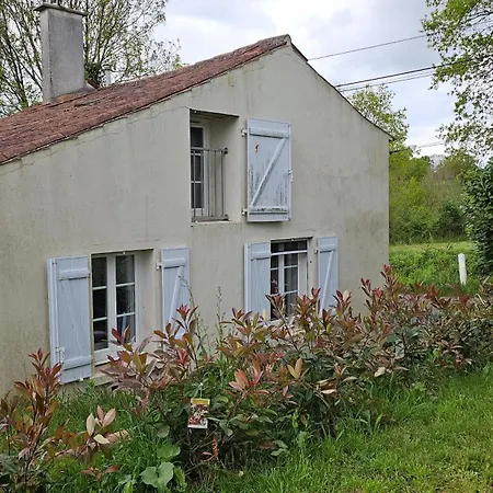 Maison T2 Meuble A La Campagne Saint-Maurice-le-Girard