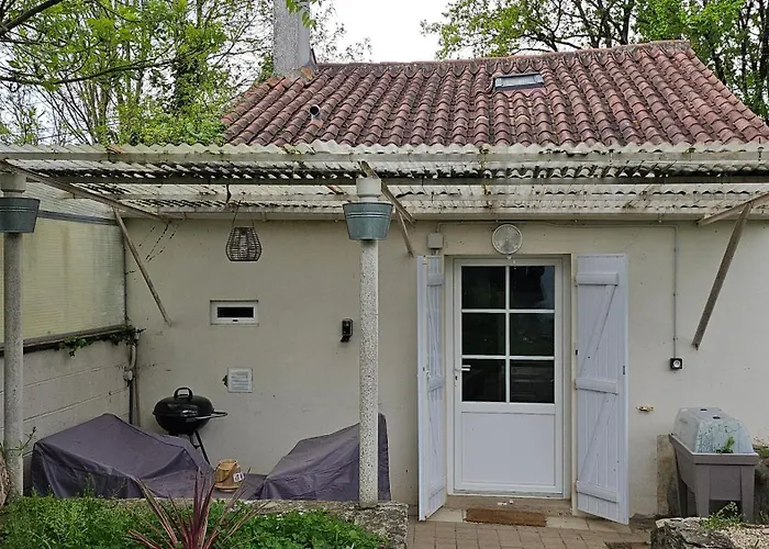 Maison T2 Meuble A La Campagne *