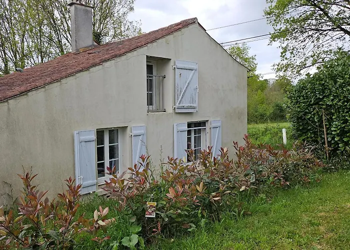 Maison T2 Meuble A La Campagne Saint-Maurice-le-Girard